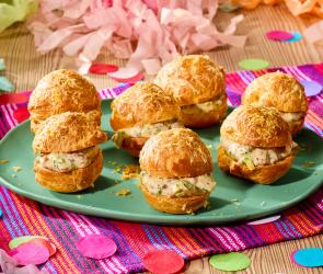 Herzhafte Windbeutel mit Käse-Lauch-Hack-Füllung