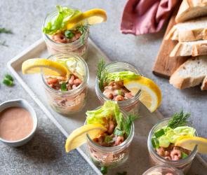 Krabbencocktail im Glas