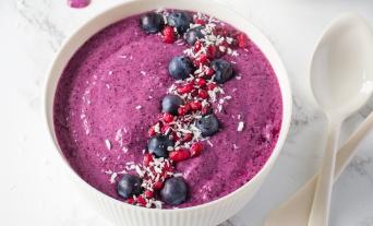 Blaubeer-Smoothie-Bowl