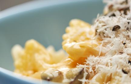 Pasta alla Carbonara in einem Teller.