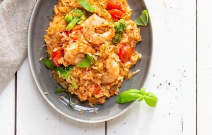 Reispot mit Garnelen und Brokkoli