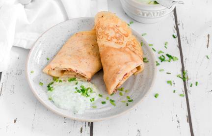 Schinkenpfannkuchen mit Frischkäsedip