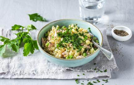 Klassischer Nudelsalat mit Mayonnaise