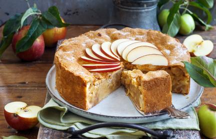 Gedeckter Apfelkuchen wie vom Konditor