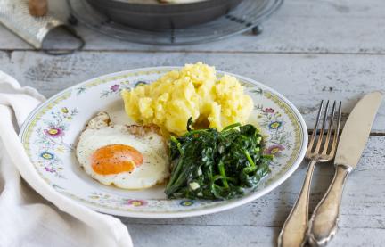 Kartoffelstampf mit Spinat und Spiegelei