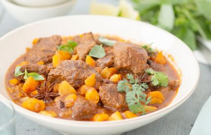 Vietnamesischer Rindfleisch-Eintopf mit Karotten