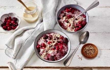 Glutenfreier Beeren-Porridge