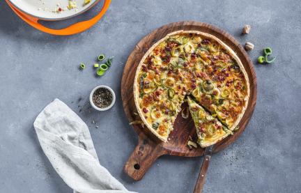 Klassische Quiche Lorraine in der Tatin-Form gebacken.