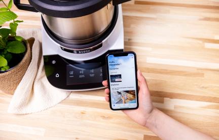 Verbinde dich mit Home Connect zur Steuerung des Cookit mit deinem Smartphone.