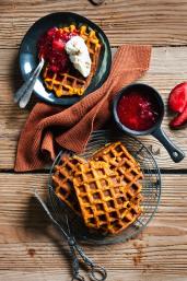 Kürbiswaffeln mit Pflaumenkompott