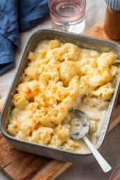 Blumenkohl-Auflauf mit Käse überbacken.