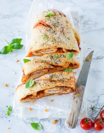 Aufgerolltes Pizzabrot