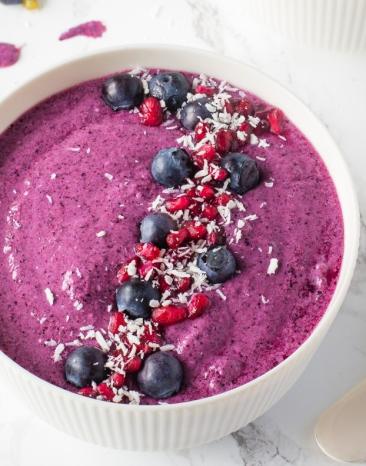Blaubeer-Smoothie-Bowl