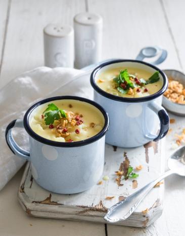 Blumenkohlsuppe mit Röstzwiebeln