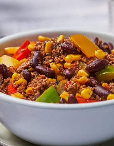 Chili con Carne 6 Portionen in einer Schale.