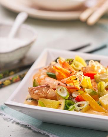 Fisch-Curry aus dem Cookit in einer Schale angerichtet.