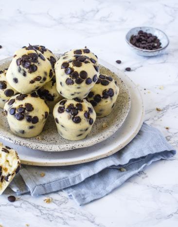 Ein Teller voller gedämpfter Muffins aus dem Cookit.