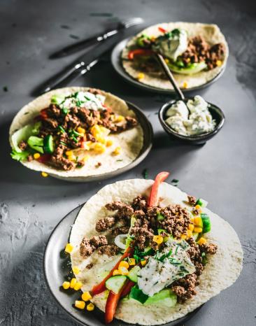 Wraps mit würzigem Hack und Sour Cream