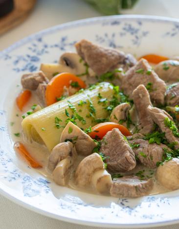 Kalbsfrikassee französischer Art (Blanquette de veau)
