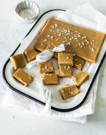 Karamell-Fudge mit Meersalz