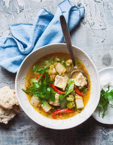 Leichte Fisch-Gemüsesuppe im Cookit