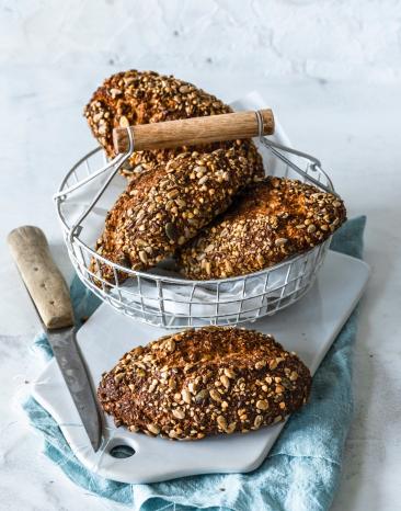 Low Carb-Brötchen mit Körnern