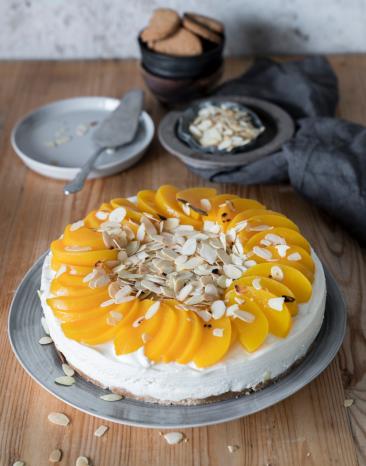 Pfirsich-Buttermilch-Torte