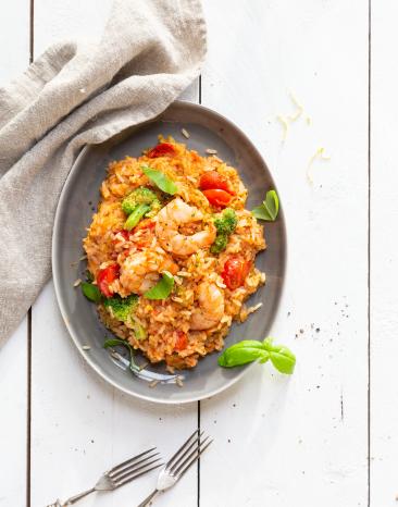 Reispot mit Garnelen und Brokkoli