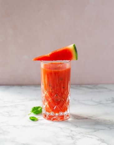 Scharfer Melonen-Smoothie im Glas.