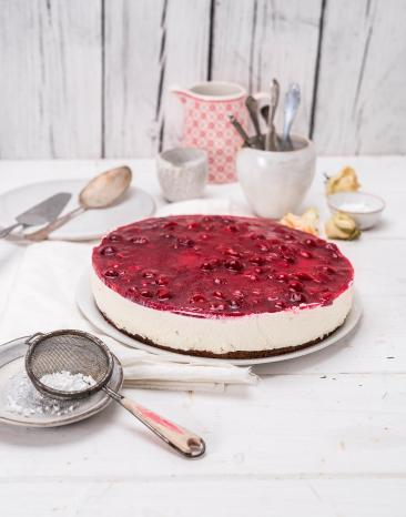 Schneewittchen-Torte auf einem Tisch.