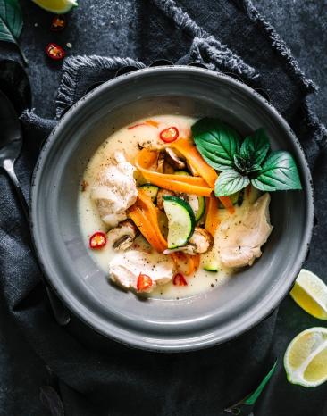 Tom Kha Gai – Kokossuppe mit Hühnchen