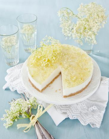 Holunderblüten-Joghurttorte