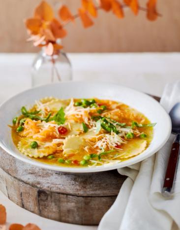 Sommerliche Tortelloni in Brodo