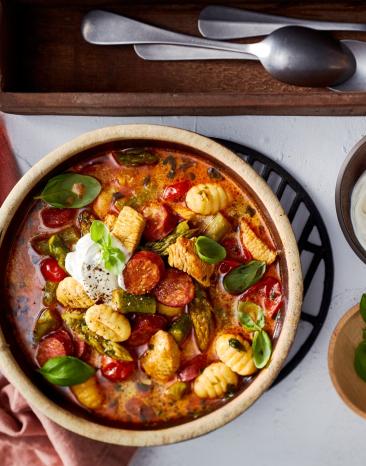 Puten-Kabanossi-Eintopf mit Gnocchi