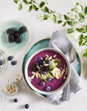 Lila Smoothie-Bowl