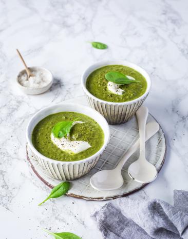 Spinat-Hack-Suppe mit Frischkäse