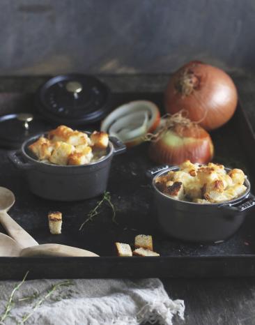 Zwiebelsuppe Südtiroler Art