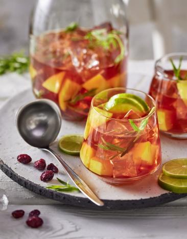 Alkoholfreie Cranberry-Mango-Bowle