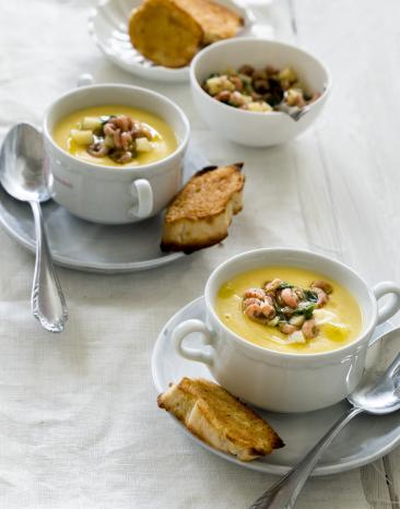 Pastinakensuppe mit Krabben