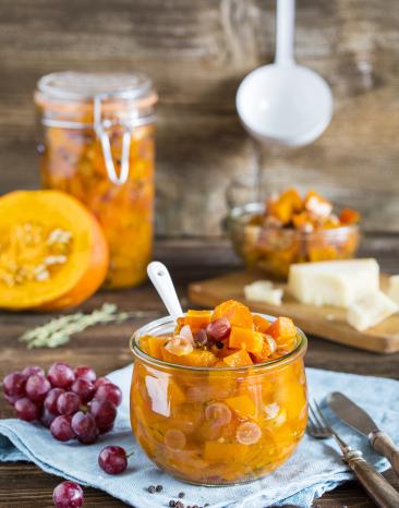 Kürbis-Trauben-Chutney mit Ingwer