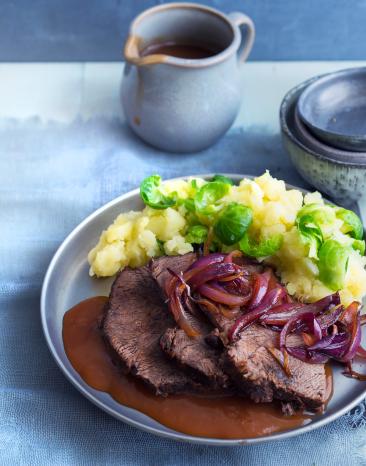 Rinderbraten mit Rosenkohl-Kartoffel-Stampf