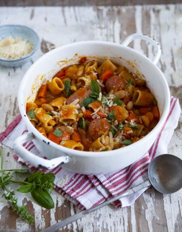 One-Pot-Rigatoni mit Kürbis und Salsicce