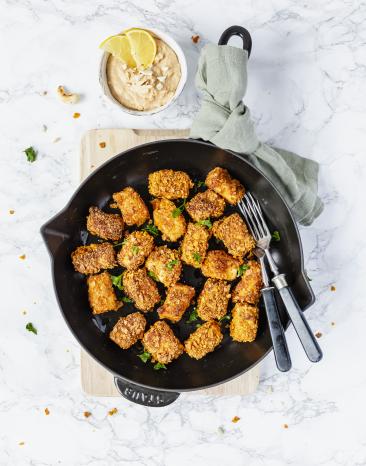 Tofu-Nuggets mit veganem Käsedip