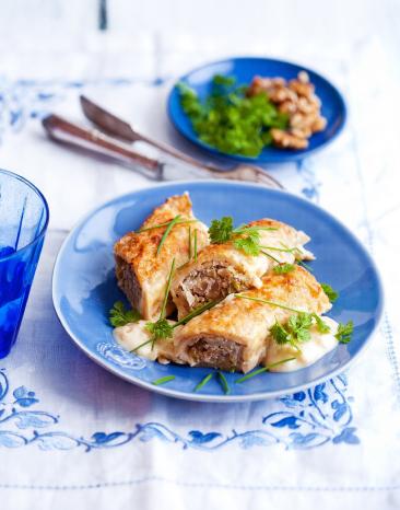Überbackene Vollkornpfannkuchen mit Wirsingfüllung