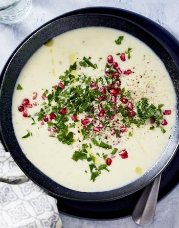 Selleriesuppe mit Granatapfel Topping