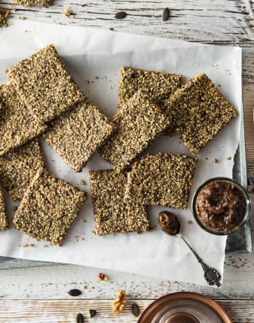 Walnussbrot mit Pflaumendip