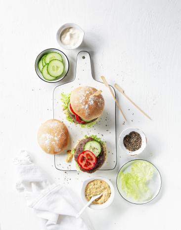 Beef-Burger mit Burgersauce