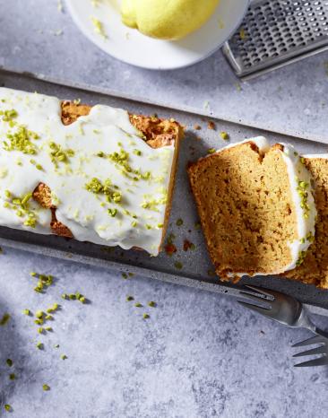 Veganer Rüblikuchen mit Frischkäse-Frosting