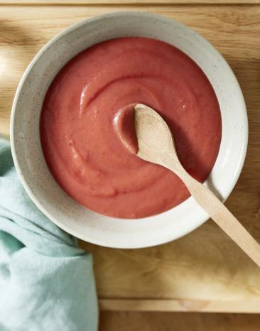 Erdbeermus mit Zwieback