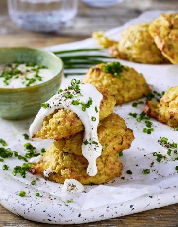 Kräuter-Kartoffelpüree-Bällchen mit Schinken
